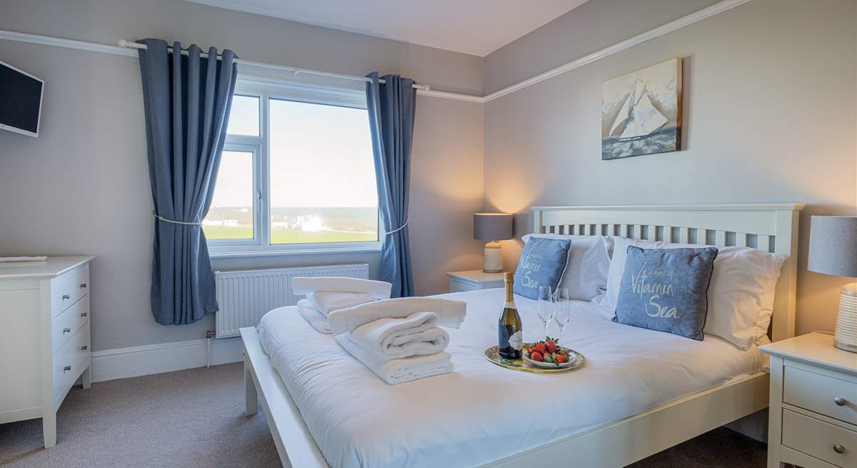 A light and airy room with sea glimpses facing the lighthouse.