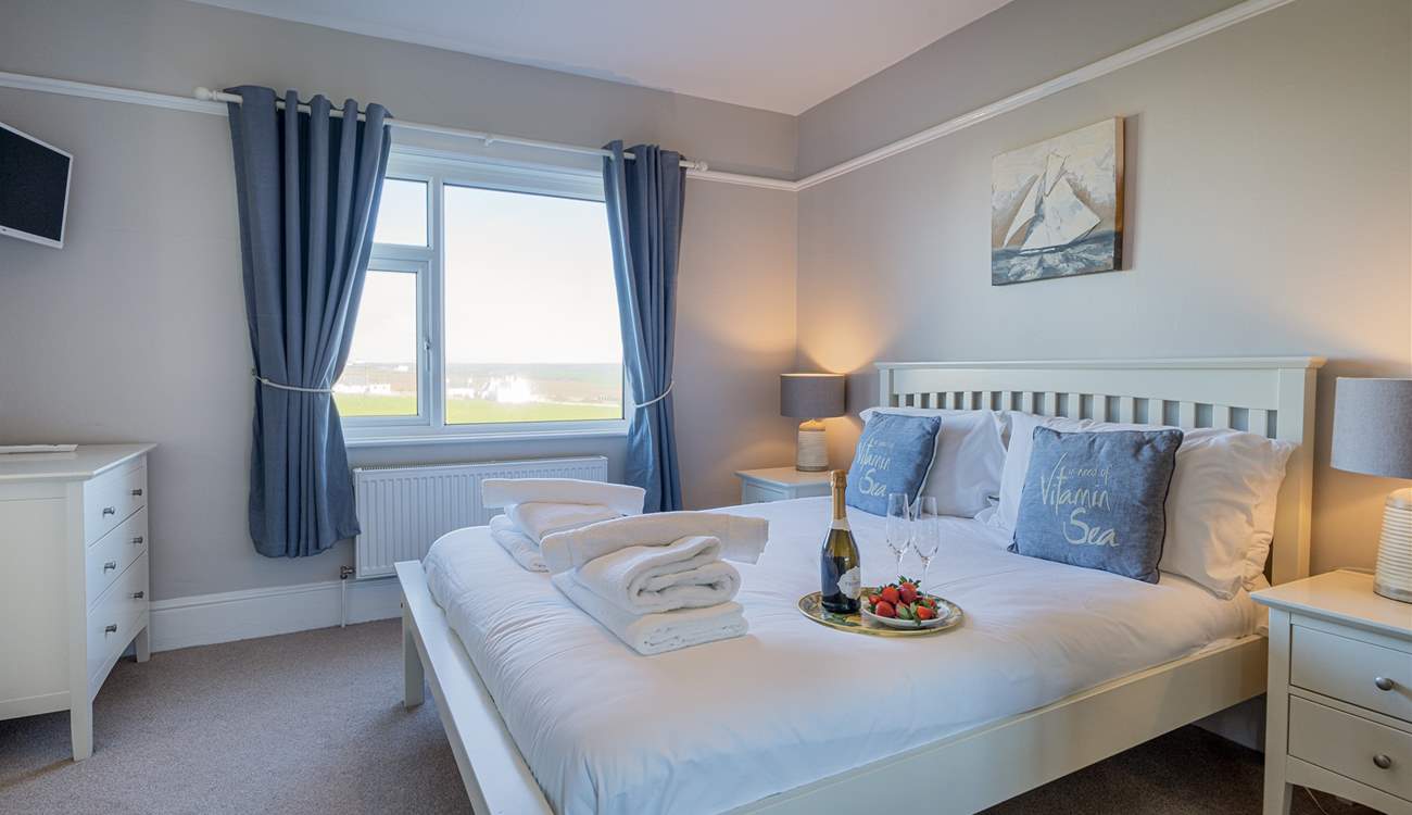 A light and airy room with sea glimpses facing the lighthouse.