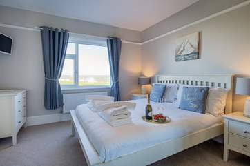 A light and airy room with sea glimpses facing the lighthouse.