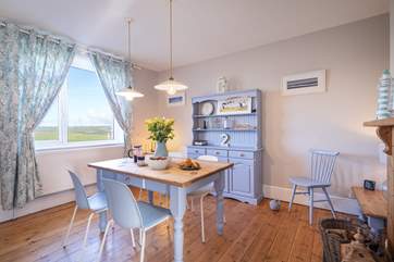 A beautifully renovated traditional cottage effortlessly blended with every contemporary comfort for a truly enjoyable stay.