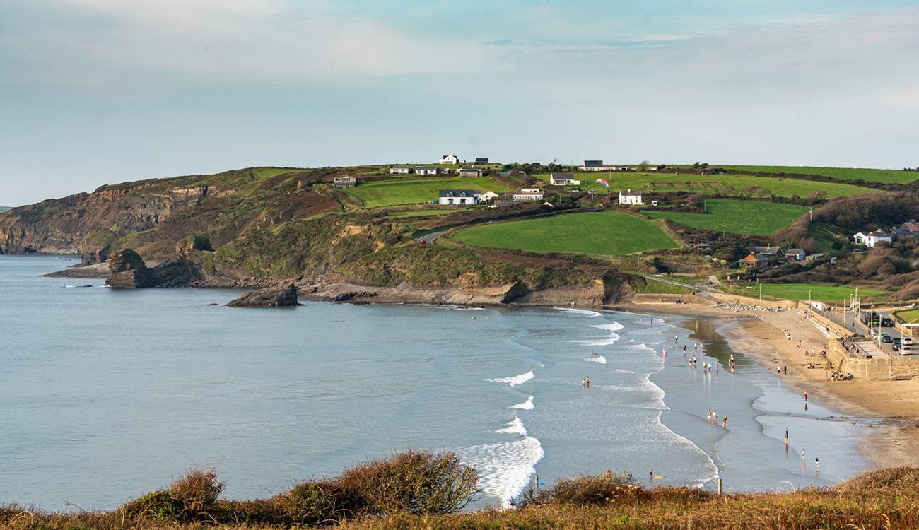 The cottage is a short drive form the sandy beach, pubs, restaurants and beach shops in Broad Haven.