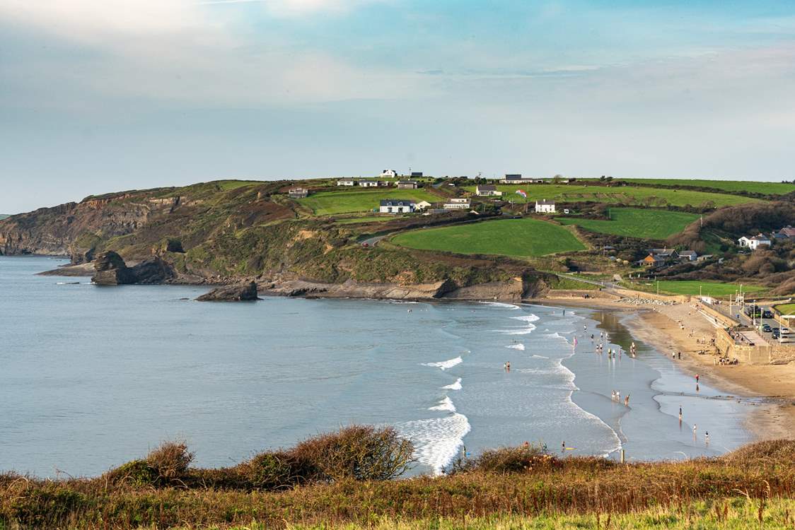The cottage is a short drive form the sandy beach, pubs, restaurants and beach shops in Broad Haven.
