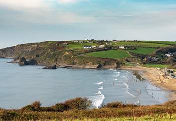 The cottage is a short drive form the sandy beach, pubs, restaurants and beach shops in Broad Haven.