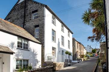 Welcome to the impressive Providence House - Draper is the first floor apartment.