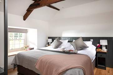 Merchant has two lovely bedrooms.