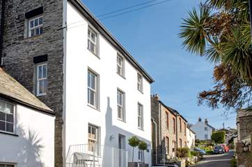 Merchant is the second floor apartment in the rather impressive Providence House.