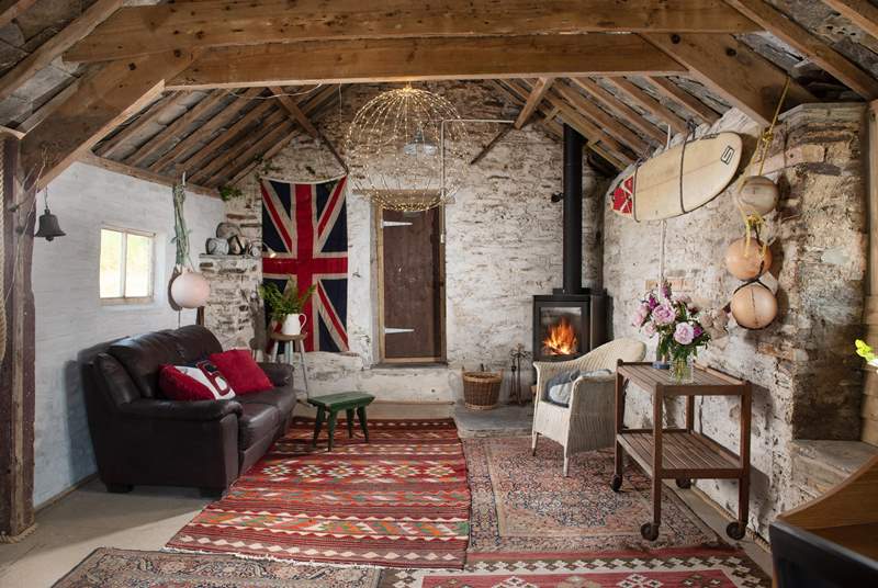 Fire up the woodburner and escape to the Little Barn in the upper garden. It's a great space to chill out, to catch up on some work, or lay the table and turn it into a magical dining area 