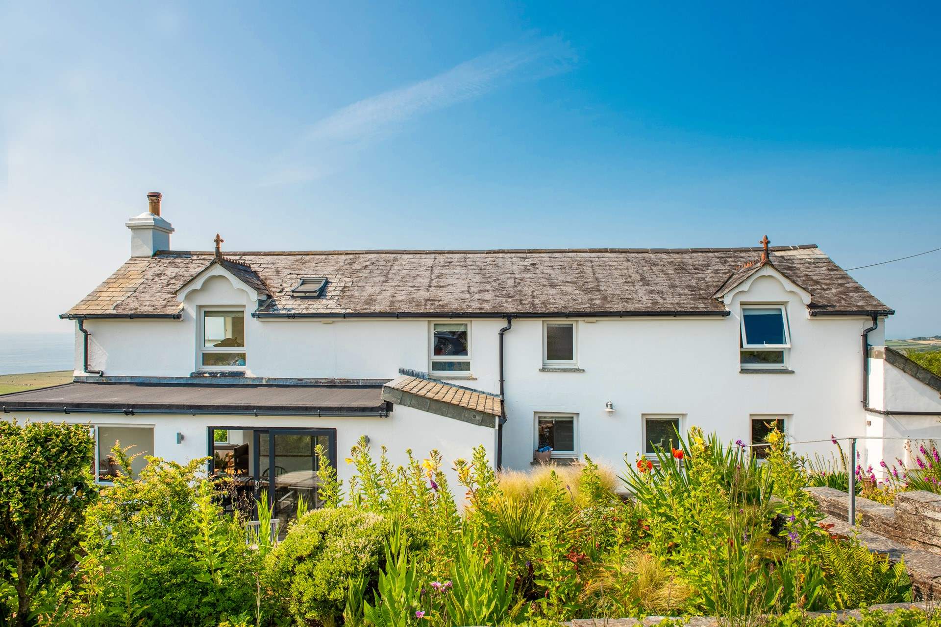 Book yourself a well deserved break at the beautiful coastal retreat. 
