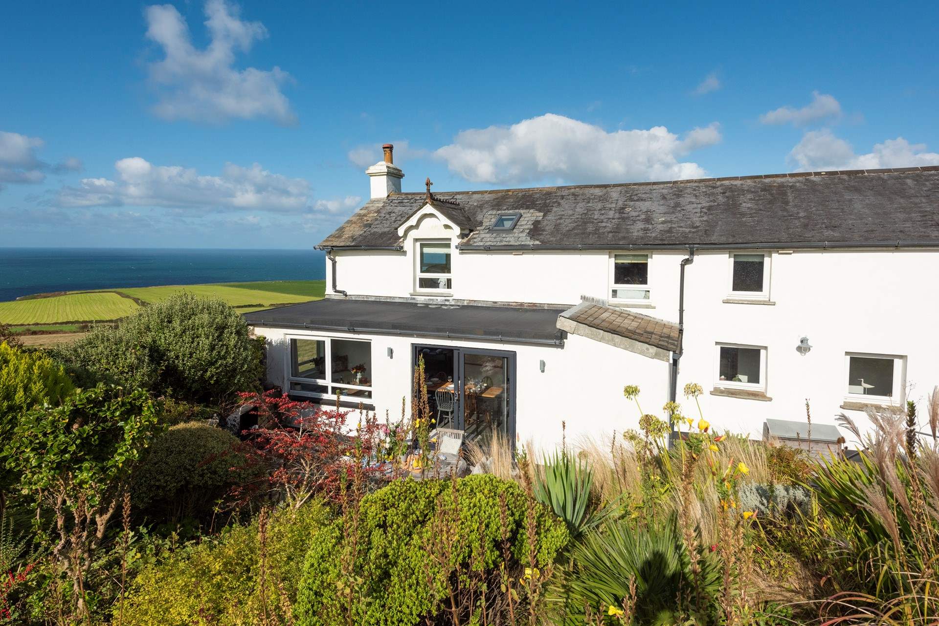 Book yourself a well deserved break at the beautiful coastal retreat. 