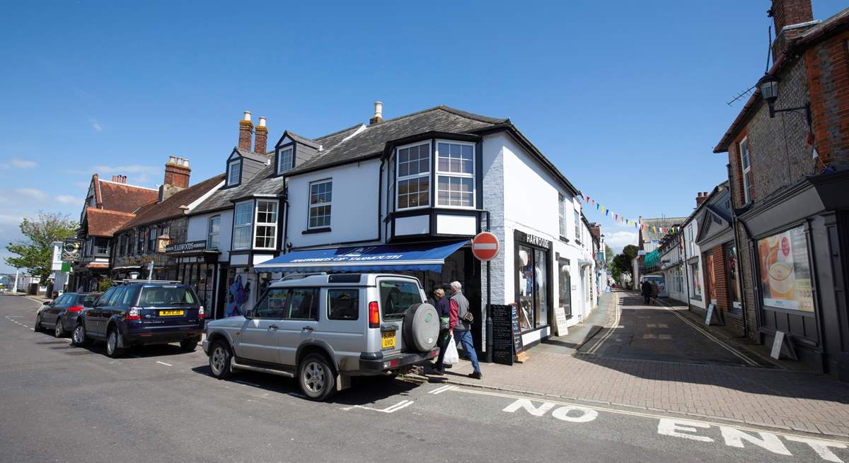 Yarmouth town is a short drive away offering a range of shops, pubs, cafes and walking trails. 