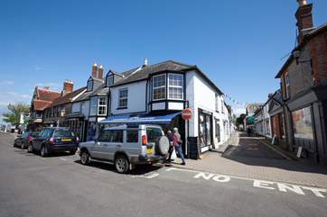 Yarmouth town is a short drive away offering a range of shops, pubs, cafes and walking trails.