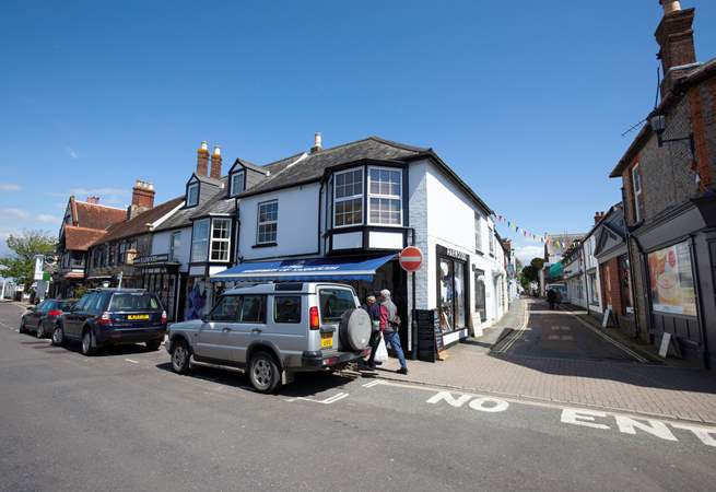 Yarmouth town is a short drive away offering a range of shops, pubs, cafes and walking trails. 
