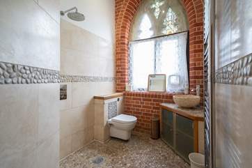 And an en-suite wet room which can be accessed from the hallway.