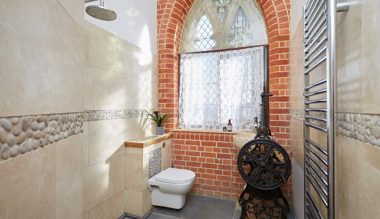 And an en-suite wet room which can be accessed from the hallway.