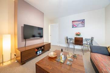 Welcome to 1 Harrow Cottages, a cosy first floor apartment located in Nettlestone on the outskirts of Seaview.