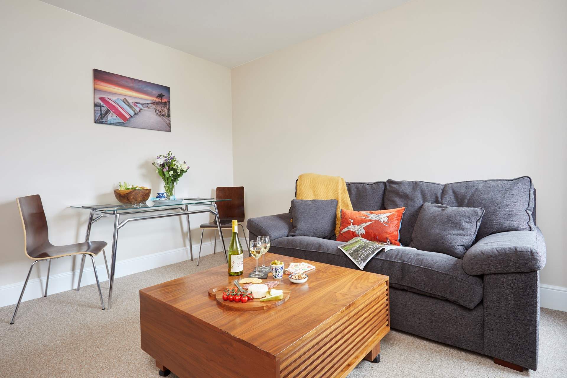 There is a dining-table if you decide to dine in, although you will be spoilt for choice with the Island's pubs and restaurants on offer. 