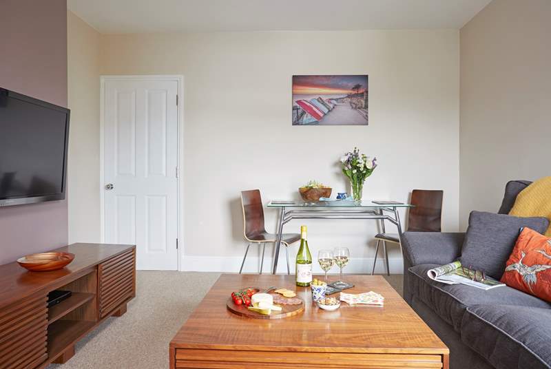 Welcome to 1 Harrow Cottages, a comfortable first floor apartment located in Nettlestone on the outskirts of Seaview.