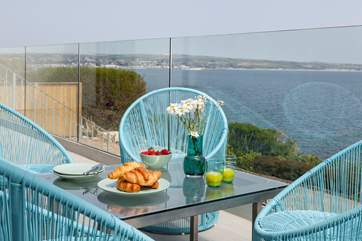 What a spot for breakfast.