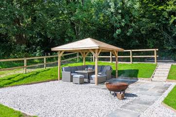 Sunny days spent in the garden, it's what holidays are made of.