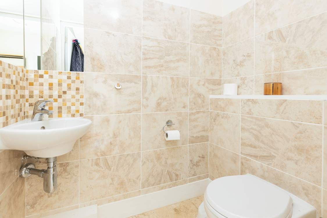 The downstairs WC.