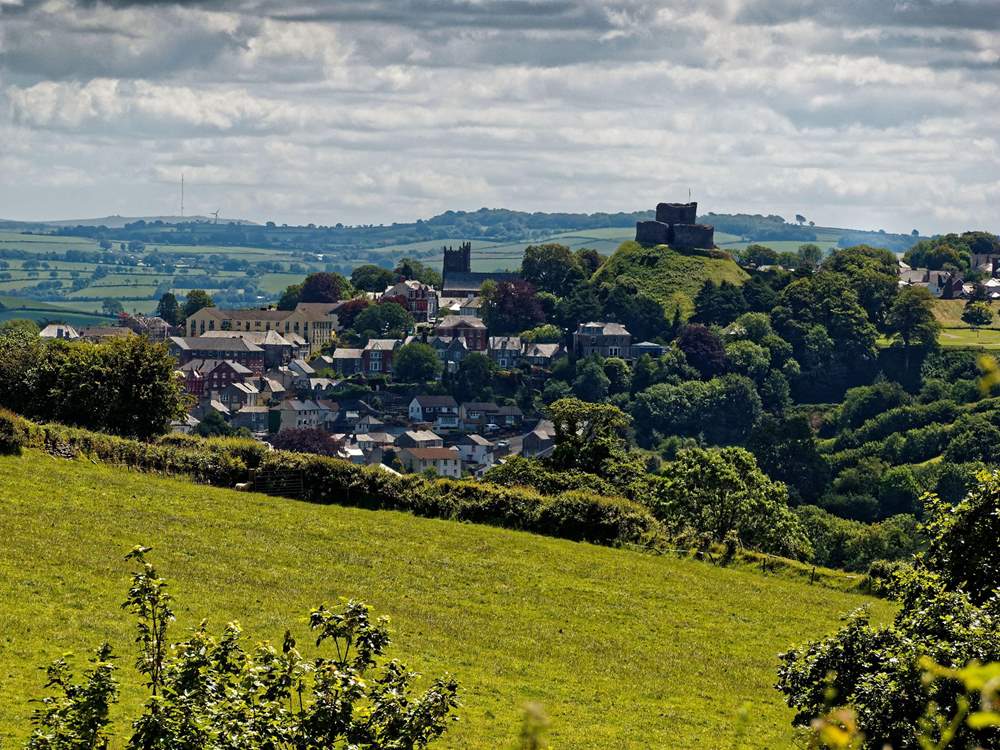 Launceston castle sits high above the town and rewards walkers with wonderful views as far as the eye can see.
