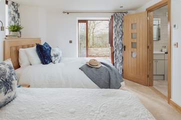 The luxury continues in bedroom 3 with oversize single beds (4 foot).