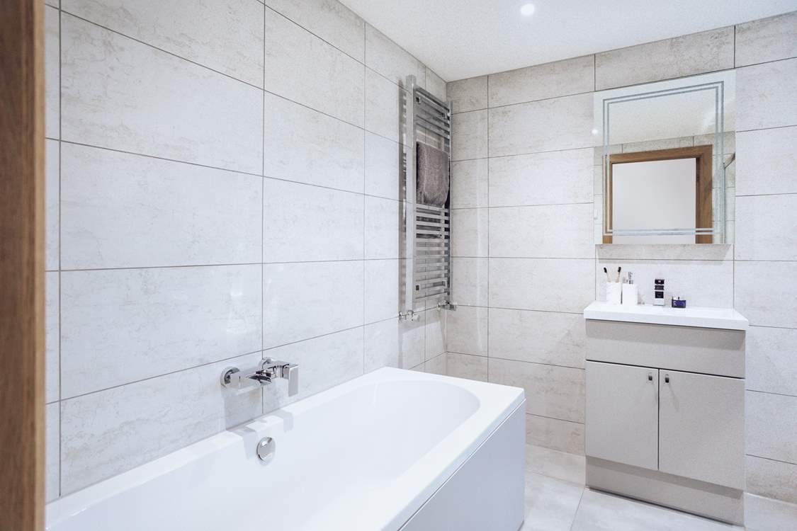 A double ended bath - perfect for a long holiday soak.