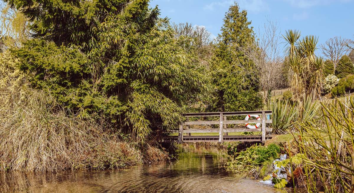 The little bridge over the lake.