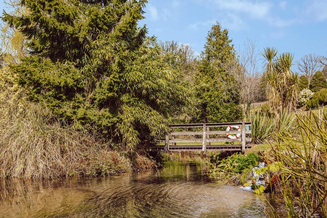 The little bridge over the lake.
