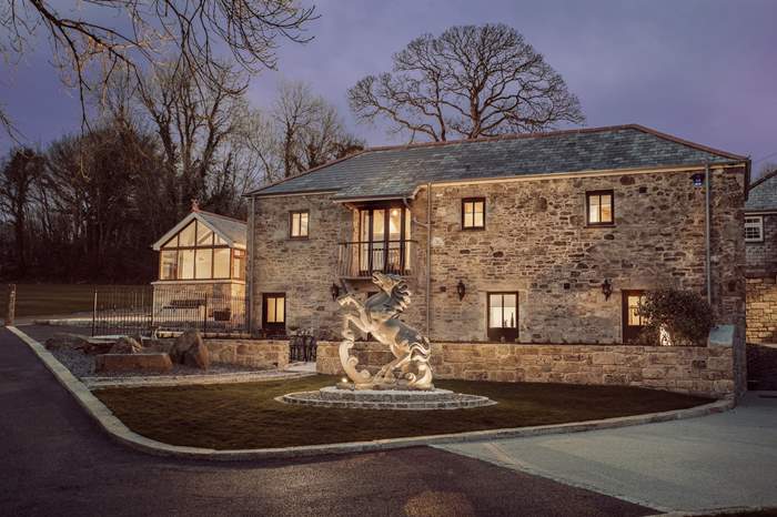 The Granary at Polwrath is a 3 bedroom, dog friendly cottage near Liskeard, North Cornwall.