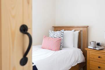 Peeking into bedroom 3.