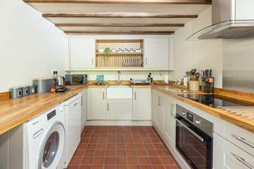 Large and spacious kitchen.