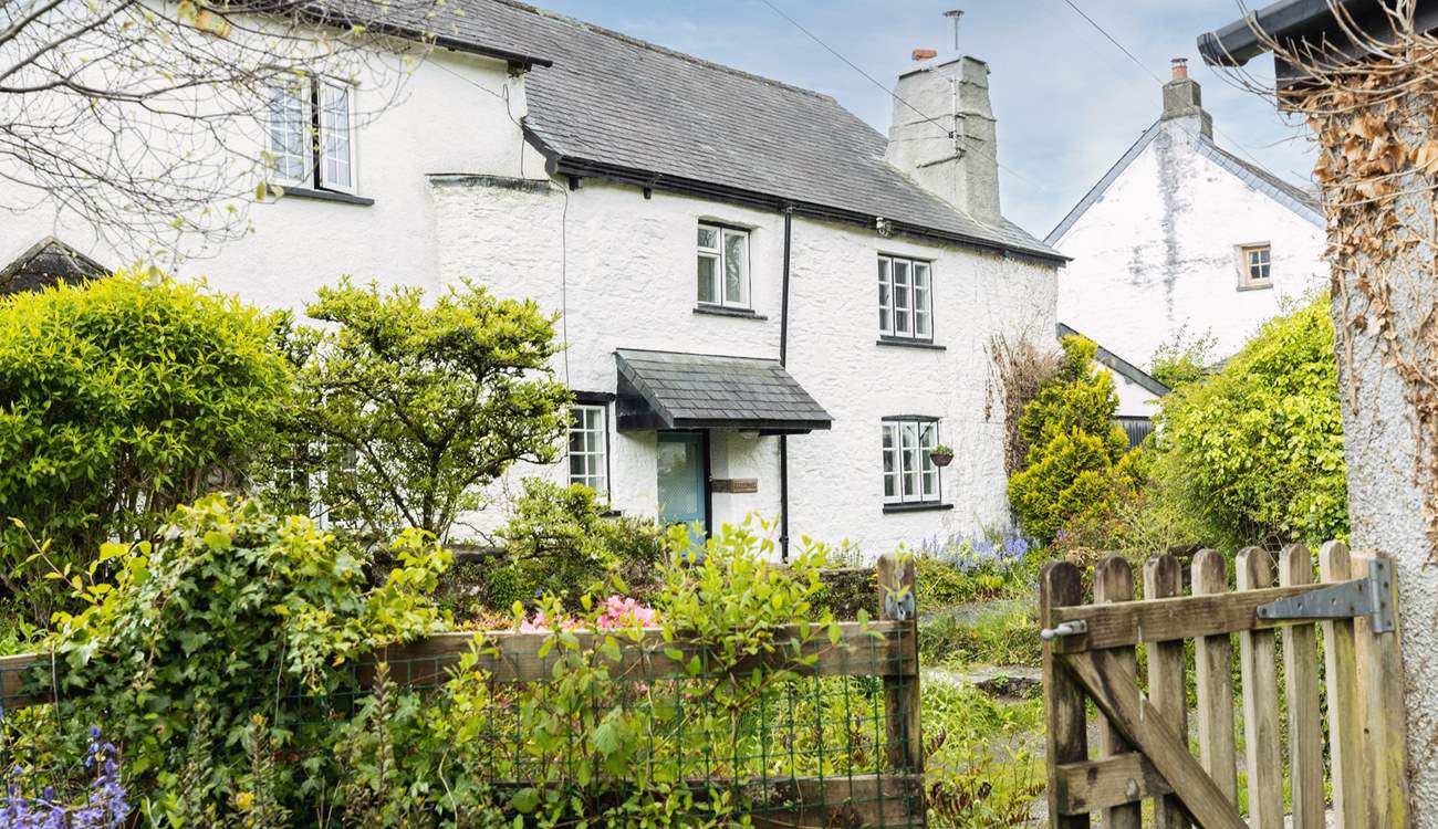 Belle Vue Cottage is a super sweet country retreat.