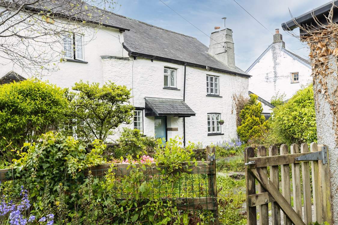 Belle Vue Cottage is a super sweet country retreat.