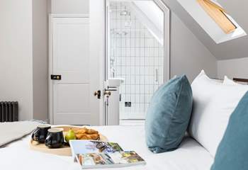With fabulous en suite, this bedroom is sure to delight.