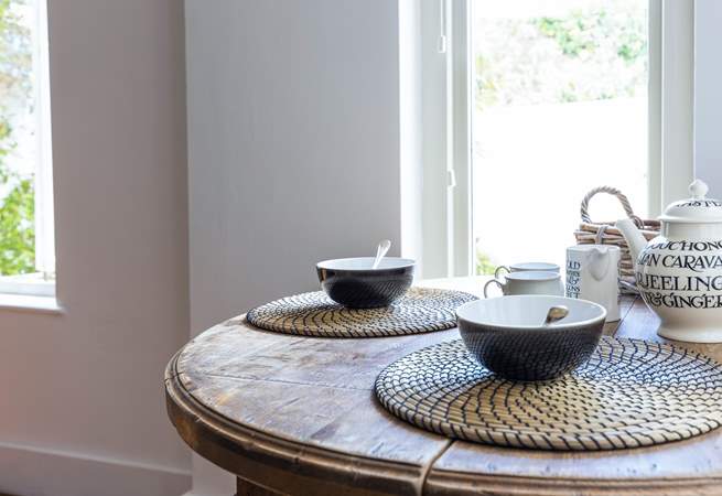 Chat with friends and family in the sociable kitchen/dining-room.