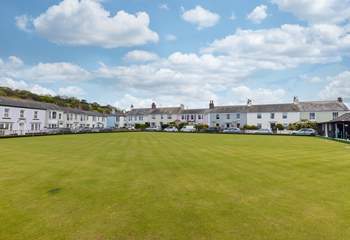 33 The Green does indeed sit on the perimeter of the lovely village green.