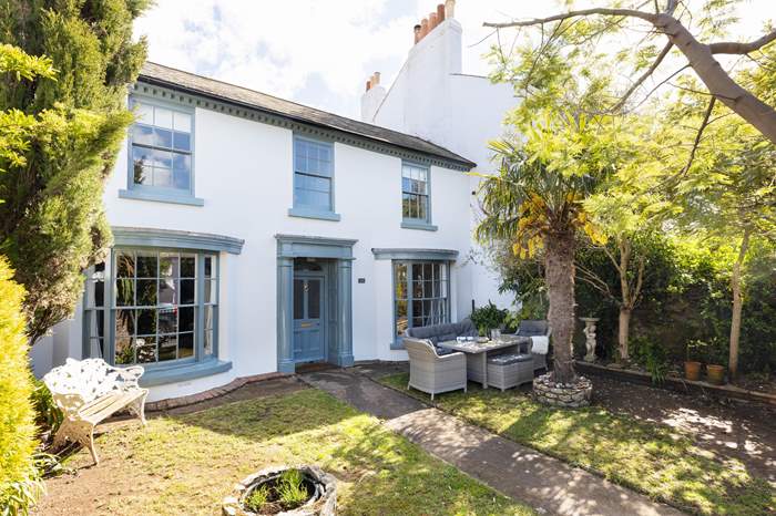 33 The Green,Sleeps 8 + cot, Shaldon