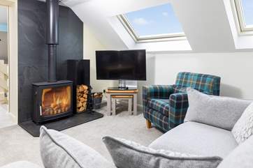Welcome to Coast View!
Snuggle down and enjoy the warmth of the fire.