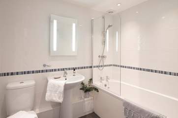The family bathroom sits between bedrooms 1 and 2.