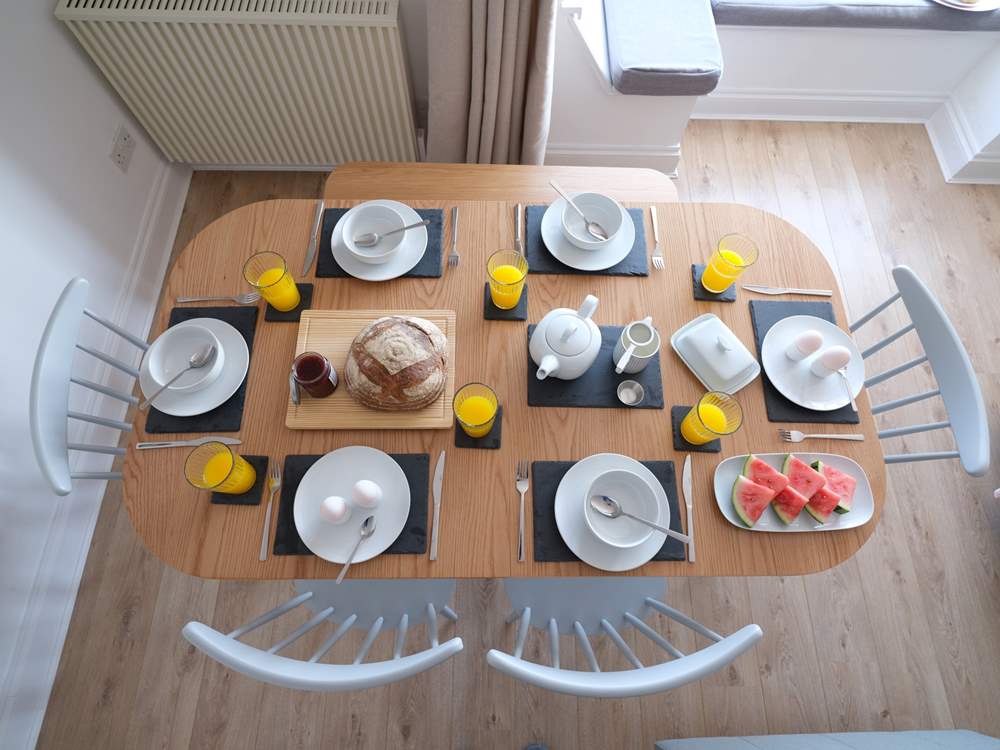 Plenty of space for all around the table.
