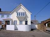 Just a short stroll from the centre of bustling St Mawes, 1 The Brakeyard is the perfect family holiday home.