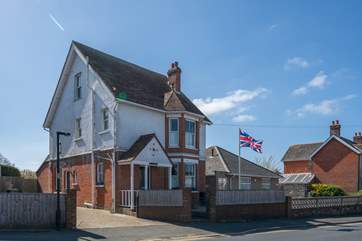 Welcome to Elmscott, a wonderful three bedroom property located in Yarmouth.