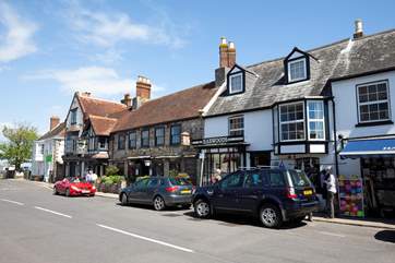A short walk away is Yarmouth town, take advantage of the cafes, pubs and restaurants on offer.