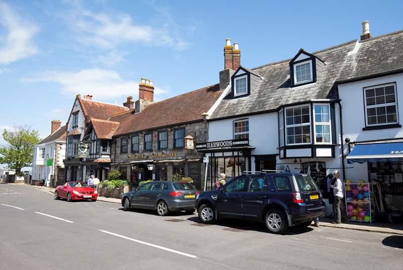 A short walk away is Yarmouth town, take advantage of the cafes, pubs and restaurants on offer.