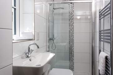 The en suite shower-room.