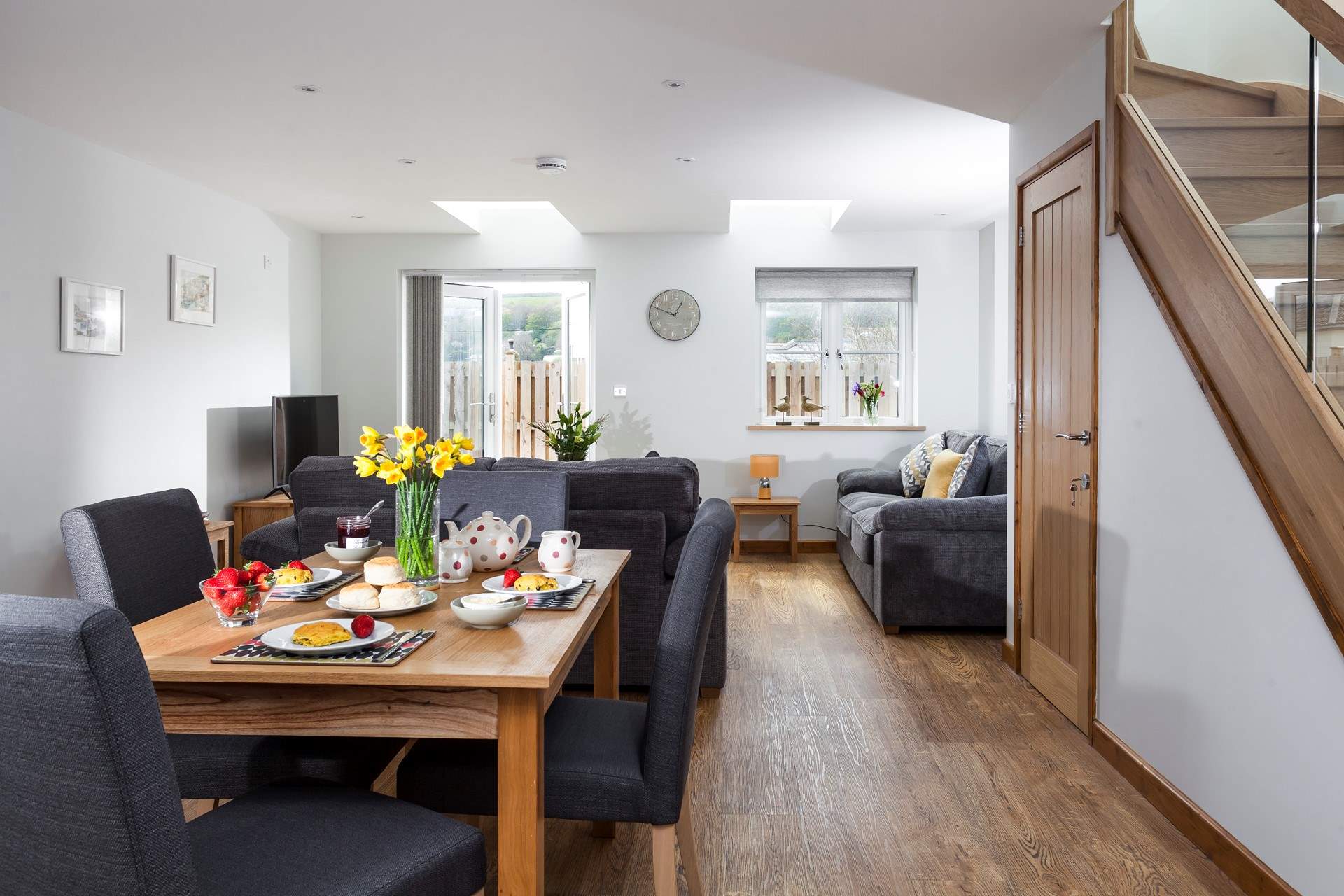 Sit back and relax in Craddocks cottage.