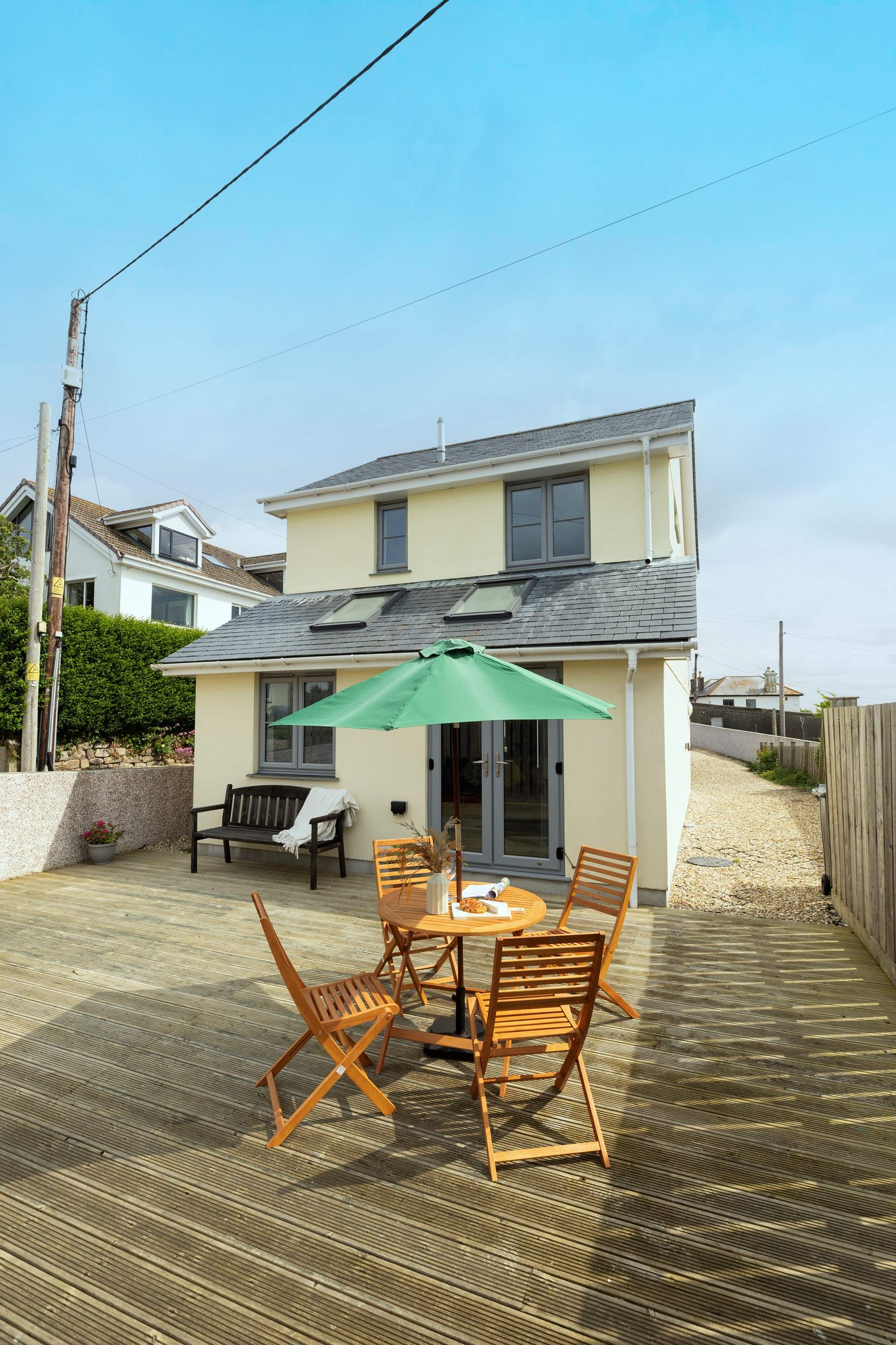 Craddocks cottage is the perfect location in Mousehole.  Private parking and plenty of outdoor space, plus only a minutes walk to the sea.