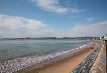 Exmouth beach looking back across to Dawlish.