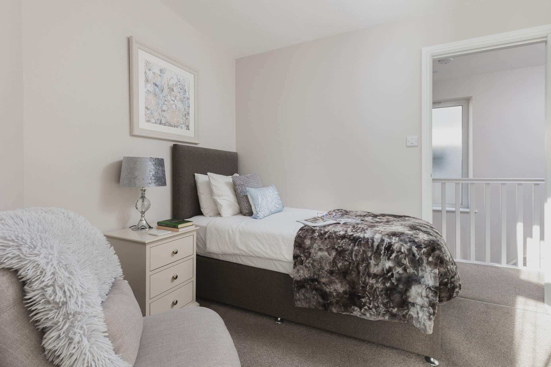 Bedroom 2 offers this super inviting single bed.